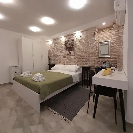Apartment Ana *