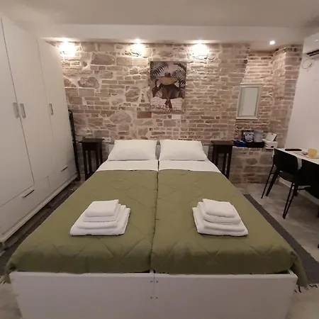 Ana Apartment *